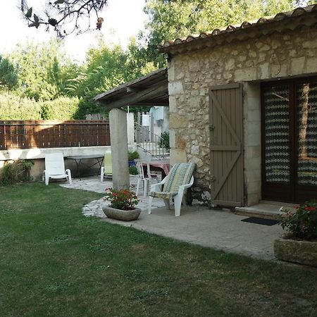 Mas Grimaud - Gite- Studio Et Chambres D'Hotes Familiales Eygalières Eksteriør billede