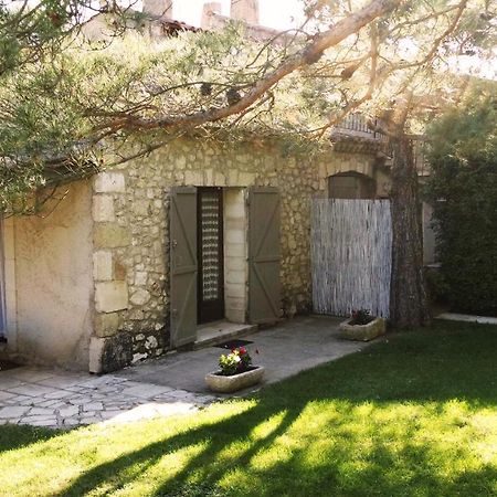 Mas Grimaud - Gite- Studio Et Chambres D'Hotes Familiales Eygalières Eksteriør billede