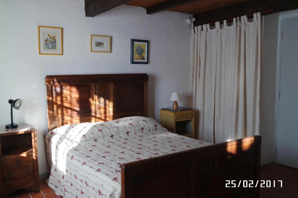 Mas Grimaud - Gite- Studio Et Chambres D'Hotes Familiales Eygalières Eksteriør billede