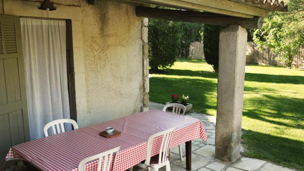 Mas Grimaud - Gite- Studio Et Chambres D'Hotes Familiales Eygalières Eksteriør billede