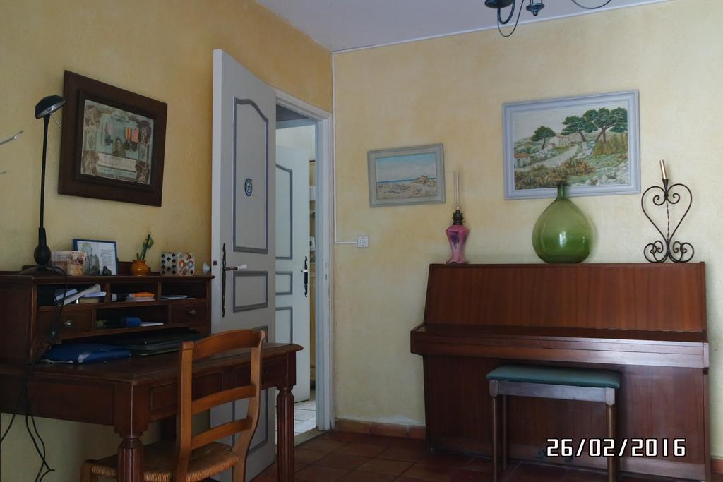 Mas Grimaud - Gite- Studio Et Chambres D'Hotes Familiales Eygalières Eksteriør billede
