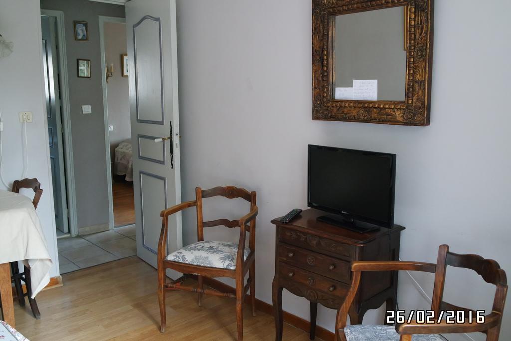 Mas Grimaud - Gite- Studio Et Chambres D'Hotes Familiales Eygalières Eksteriør billede