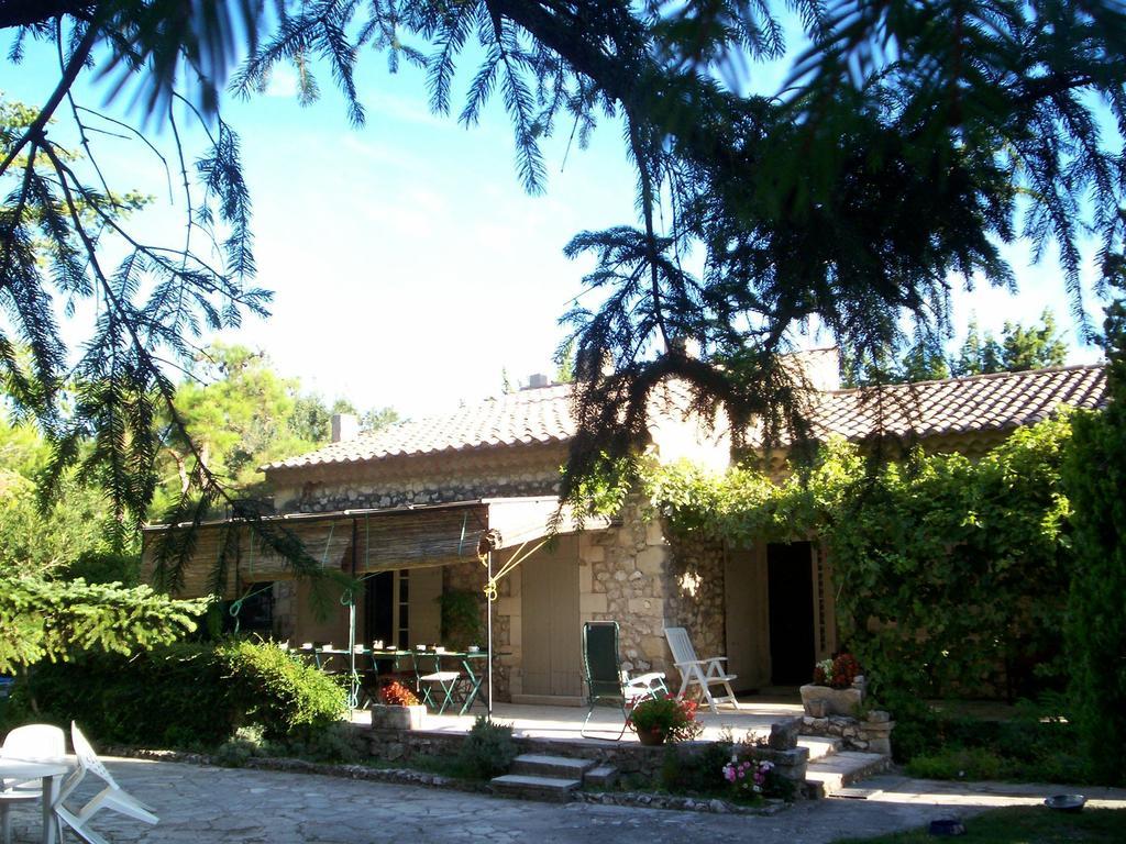 Mas Grimaud - Gite- Studio Et Chambres D'Hotes Familiales Eygalières Eksteriør billede