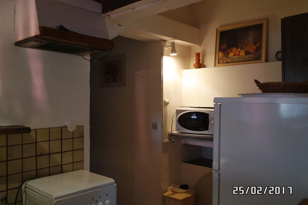 Mas Grimaud - Gite- Studio Et Chambres D'Hotes Familiales Eygalières Eksteriør billede