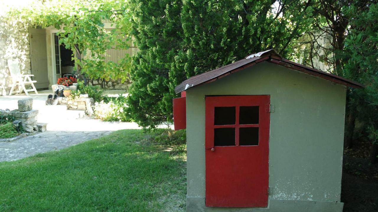 Mas Grimaud - Gite- Studio Et Chambres D'Hotes Familiales Eygalières Eksteriør billede