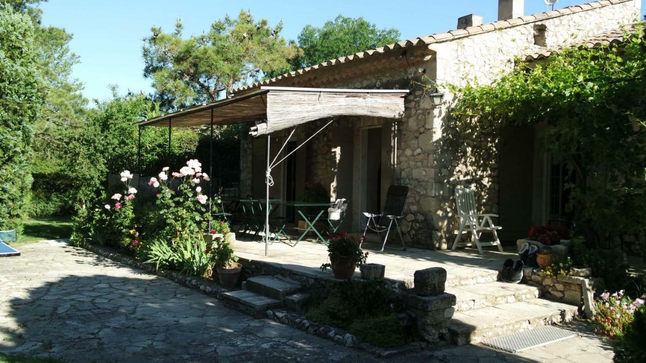 Mas Grimaud - Gite- Studio Et Chambres D'Hotes Familiales Eygalières Eksteriør billede