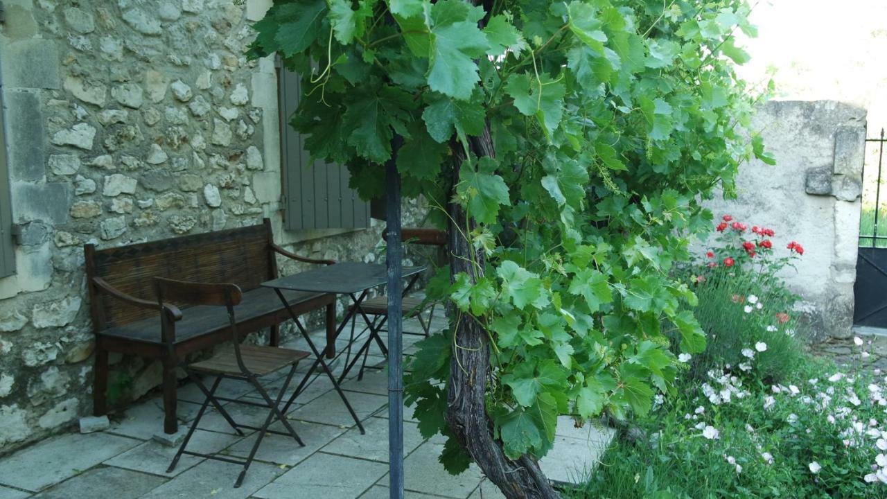 Mas Grimaud - Gite- Studio Et Chambres D'Hotes Familiales Eygalières Eksteriør billede