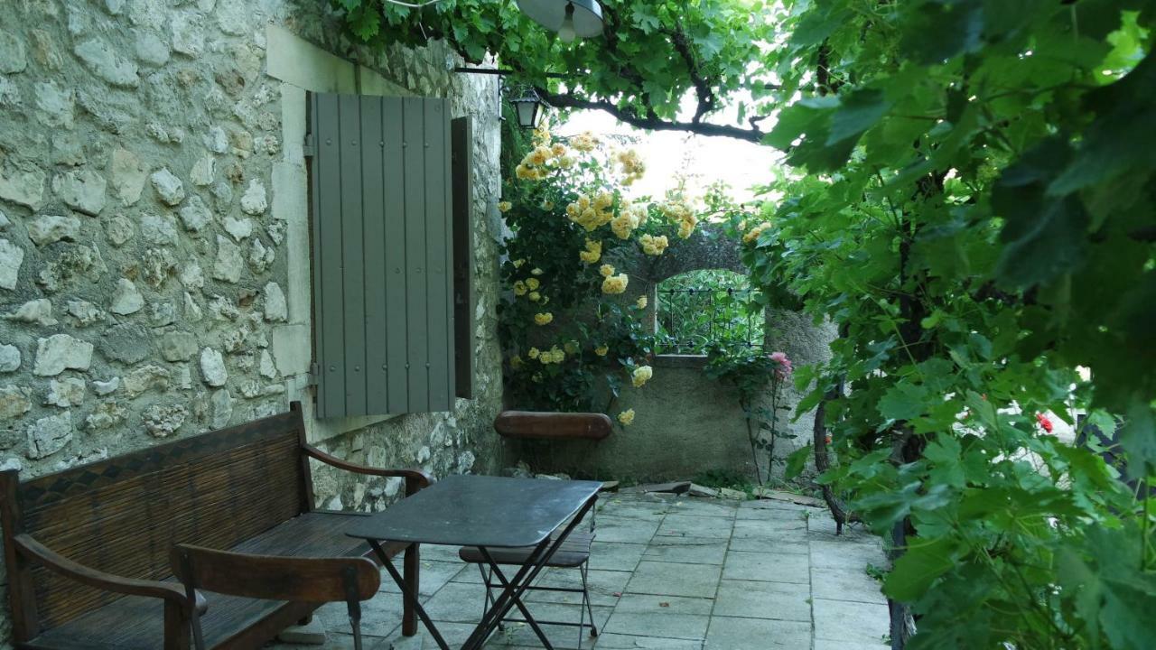 Mas Grimaud - Gite- Studio Et Chambres D'Hotes Familiales Eygalières Eksteriør billede