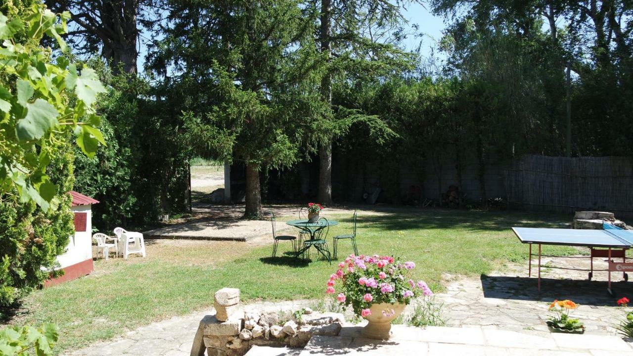 Mas Grimaud - Gite- Studio Et Chambres D'Hotes Familiales Eygalières Eksteriør billede