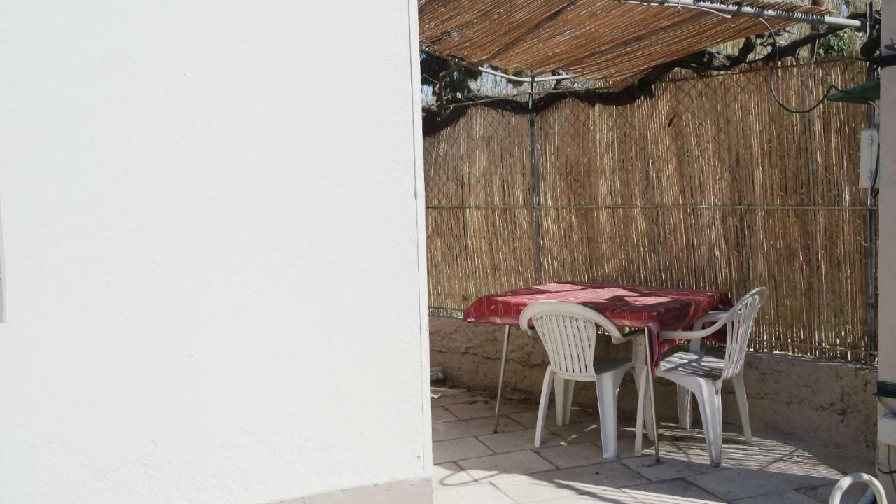 Mas Grimaud - Gite- Studio Et Chambres D'Hotes Familiales Eygalières Eksteriør billede