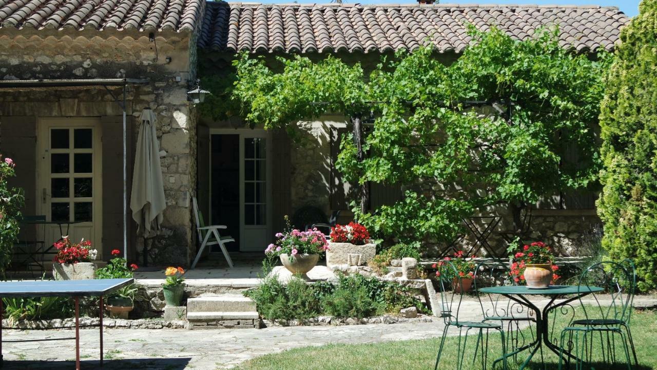 Mas Grimaud - Gite- Studio Et Chambres D'Hotes Familiales Eygalières Eksteriør billede