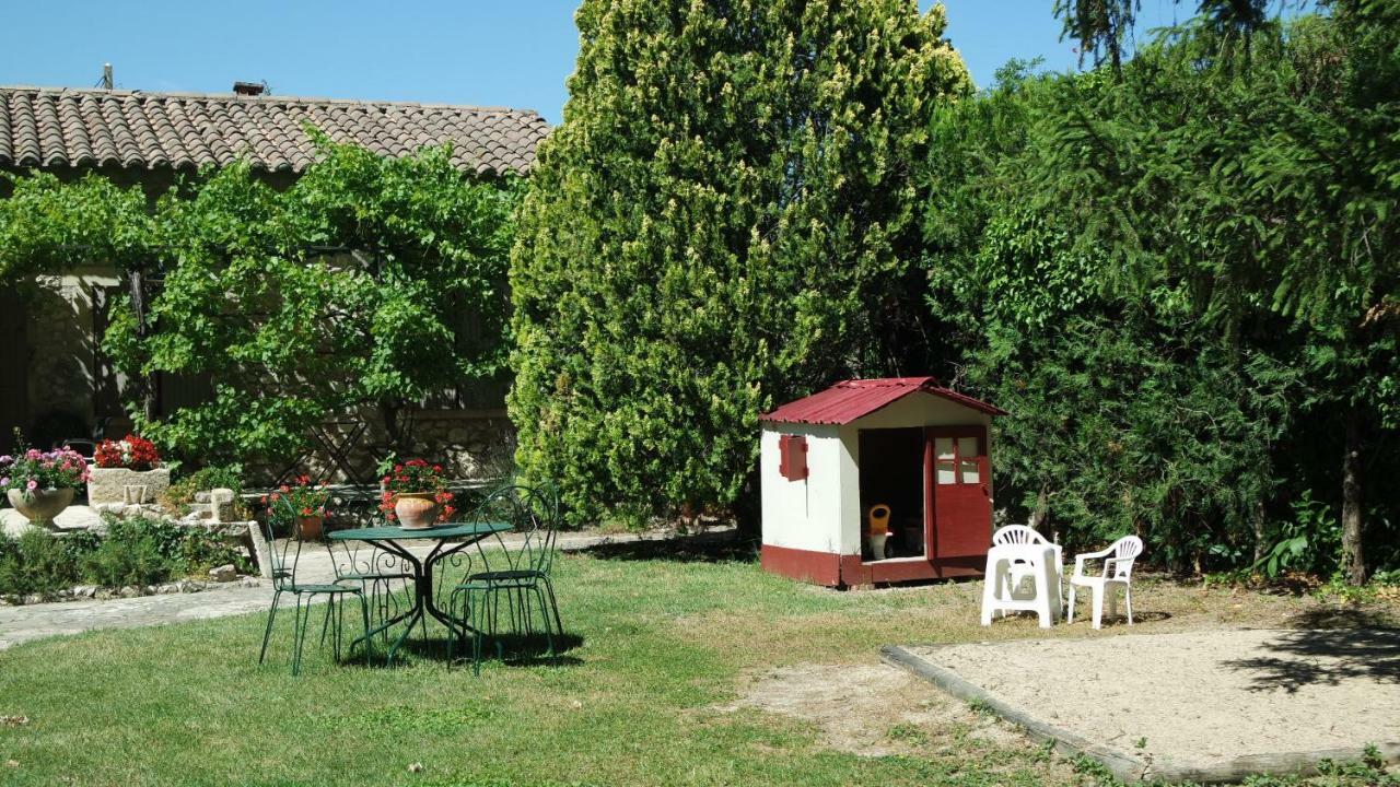 Mas Grimaud - Gite- Studio Et Chambres D'Hotes Familiales Eygalières Eksteriør billede